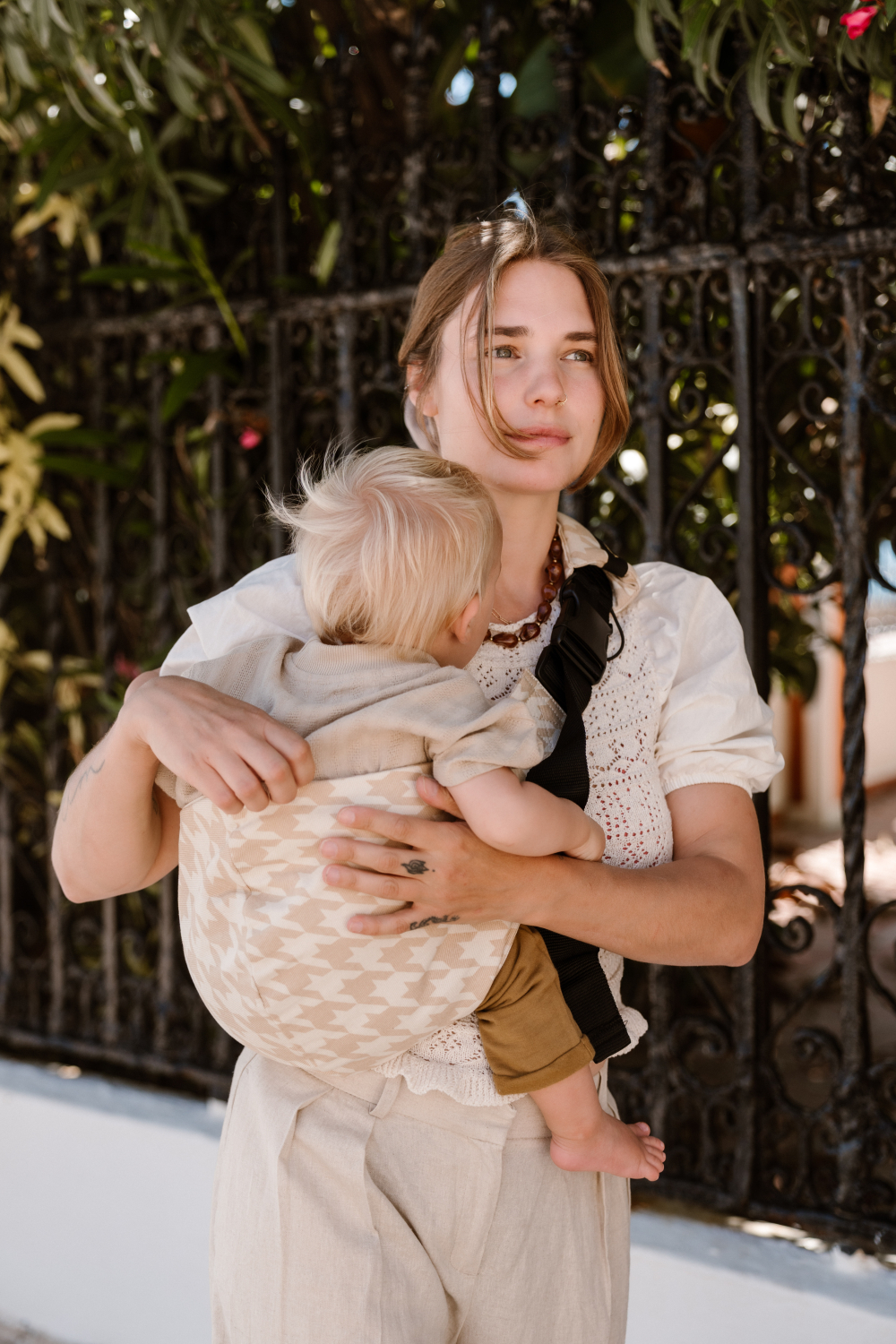 Toddler Carrier Sand Houndstooth